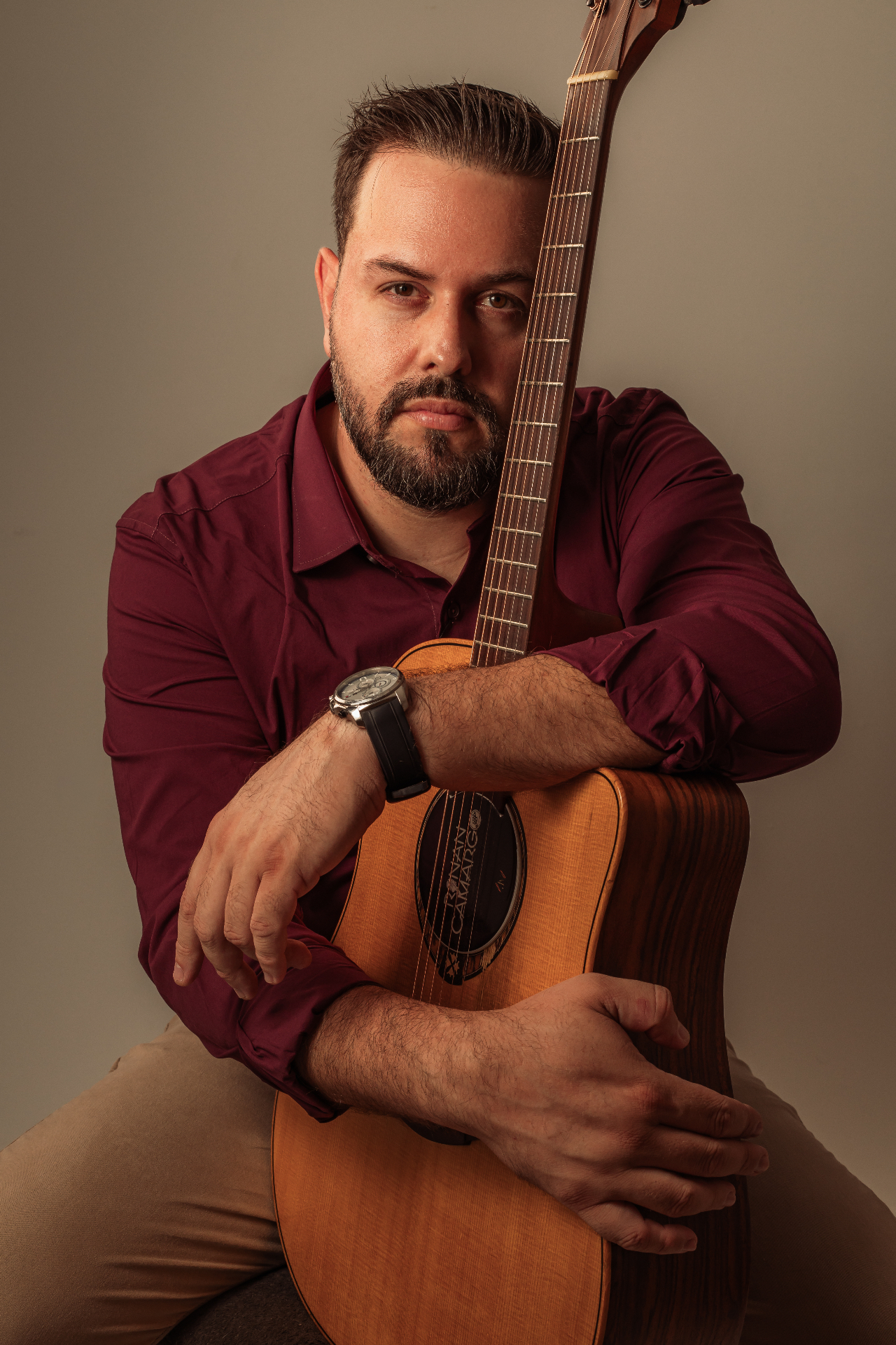 Renan Camargo com seu violão